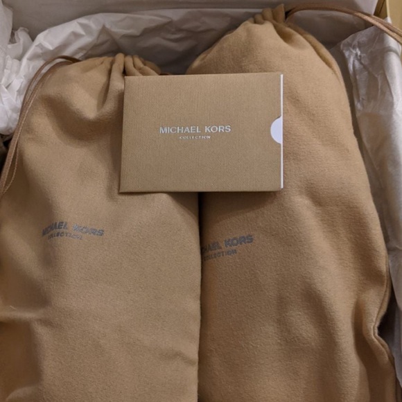 Michael Kors Collection Eloise Studded Pumps / Heels - Picture 5 of 13